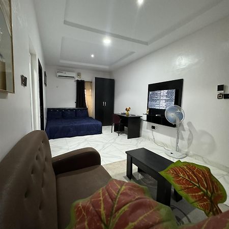 Satellite Apartment The Lux Studio Heaven 5 Lagos Exterior photo